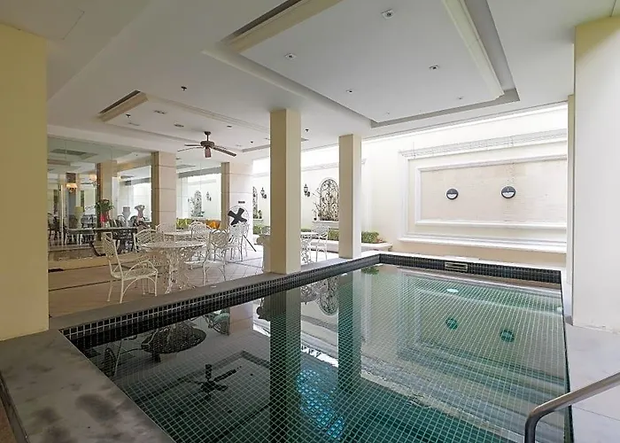 Gulliver's Tavern 3* Bangkok